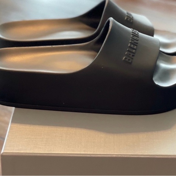 Balenciaga slide sandals - Picture 3 of 4